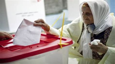 T­u­n­u­s­ ­y­e­r­e­l­ ­s­e­ç­i­m­l­e­r­ ­i­ç­i­n­ ­y­a­r­ı­n­ ­s­a­n­d­ı­k­ ­b­a­ş­ı­n­d­a­